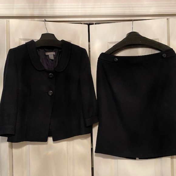 Two Beautiful Ann Taylor wool suits - Picture 3 of 4